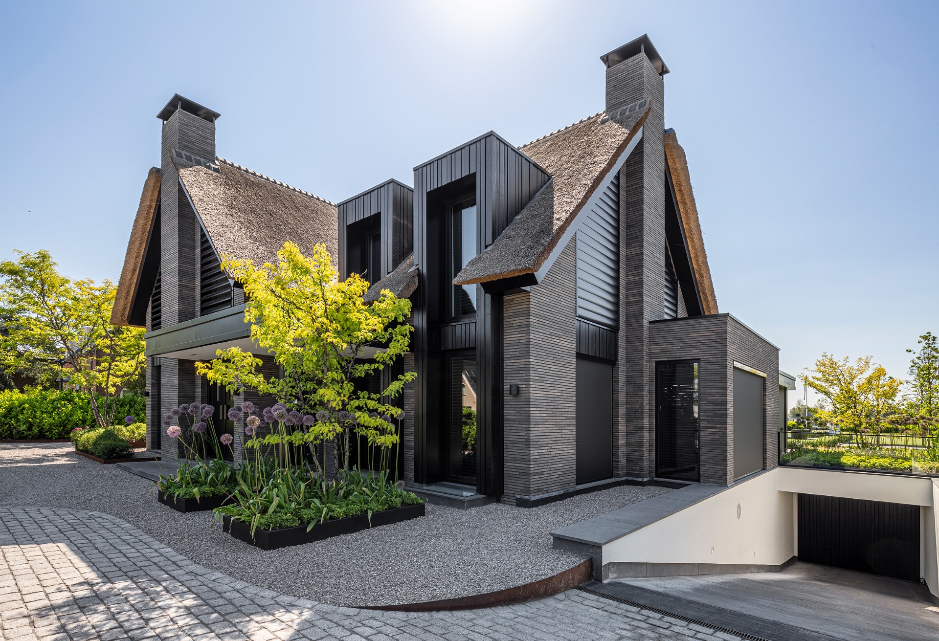 now.a moderne villa aan het water 001 1